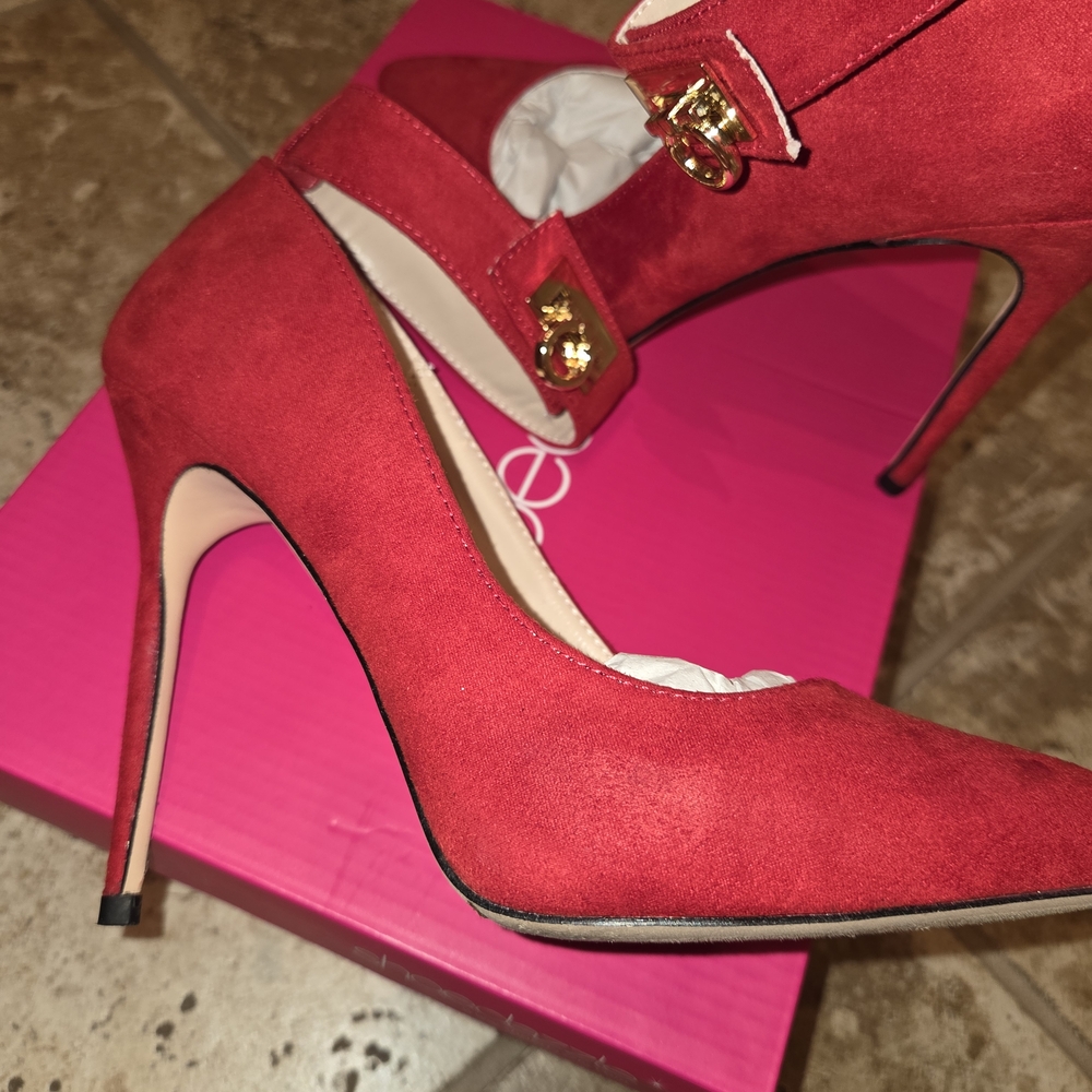 Shoe Dazzle Red Women's Heels - Picture 4 of 4